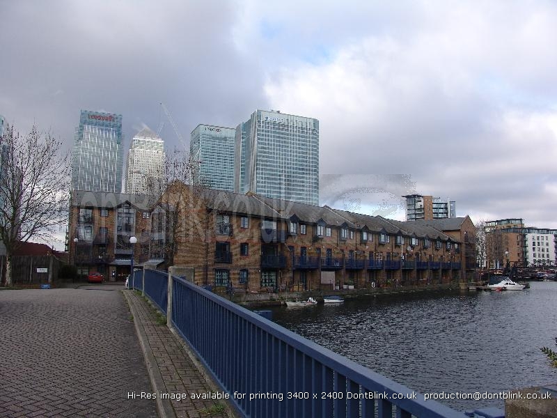 docklands-riverside-apartments 